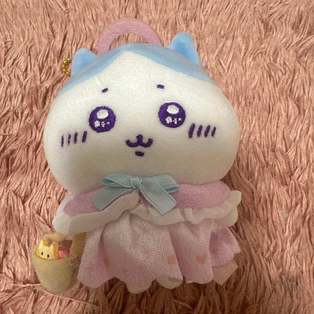 ちいかわ ハチワレ うさぎ マスコット カフェ　冬の装い　マフラー　コック　天使