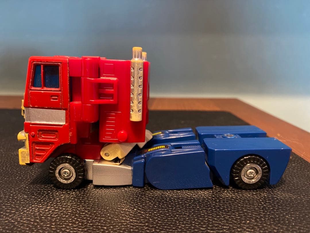 ★レア★トランスフォーマー　オプティマスプライム 変形フィギュア　希少　コンボイ