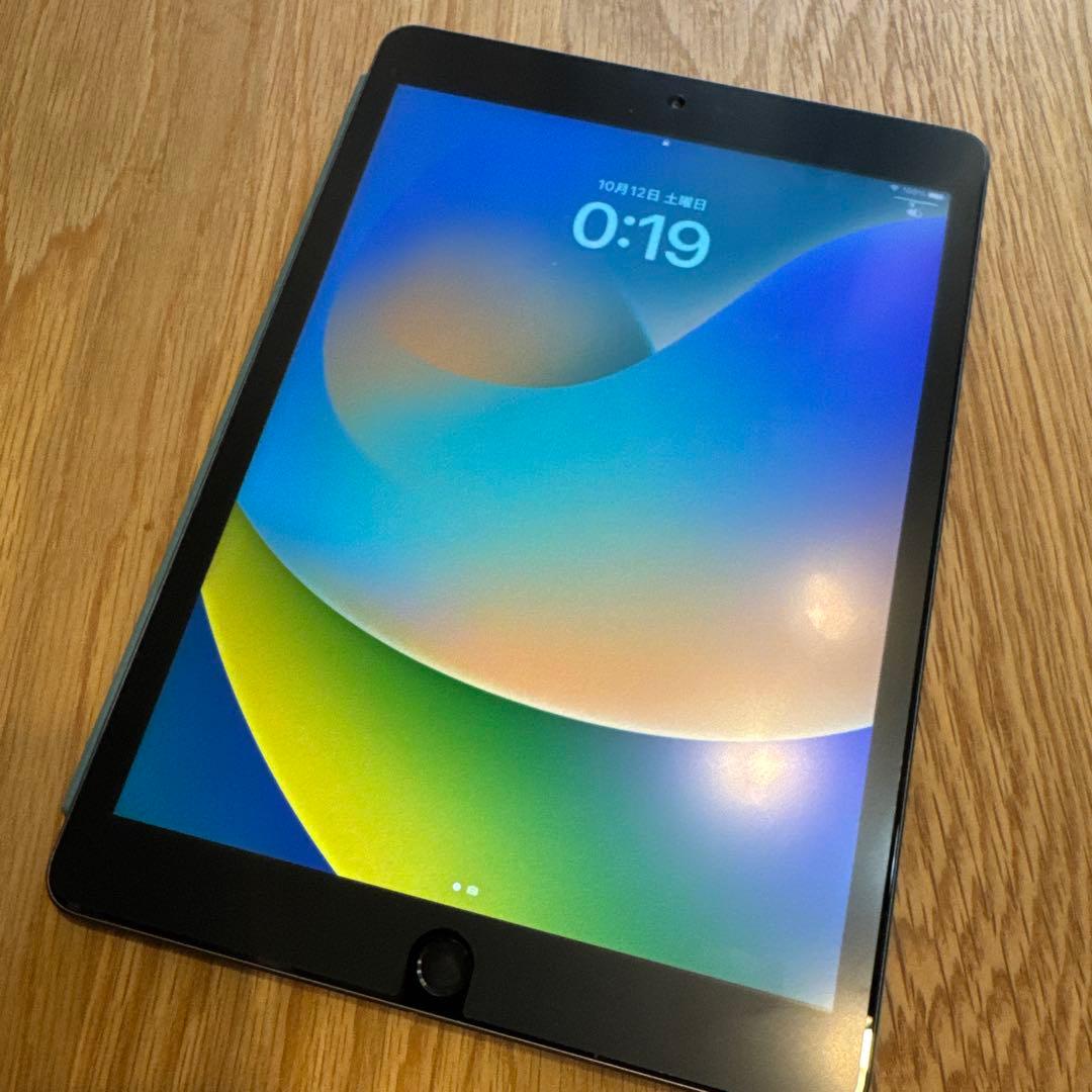 Apple iPad 10.2インチ グレー 第七世代 128GBApple iPad スペース