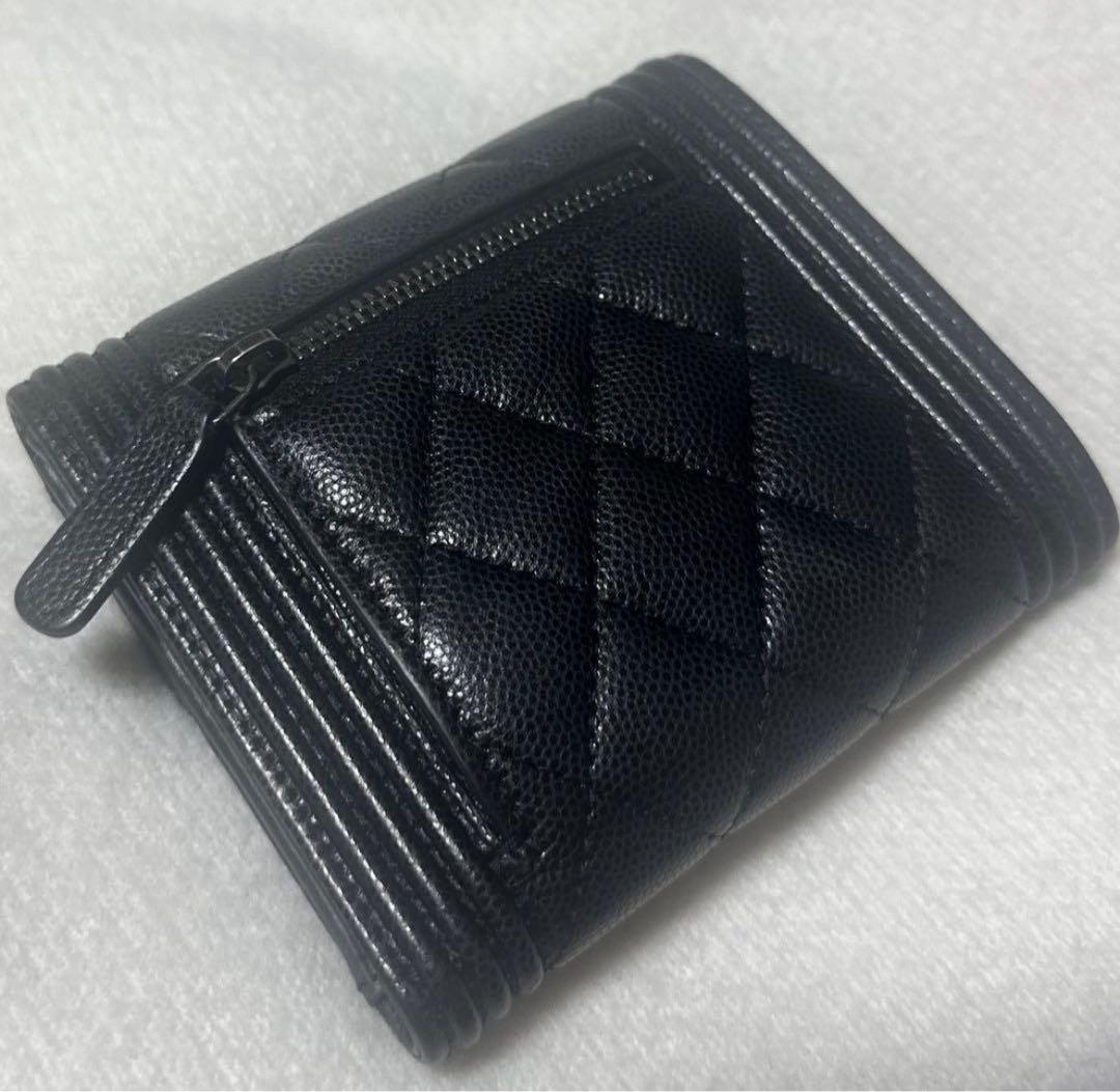 美品　CHANEL ボーイシャネル 三つ折り財布 キャビアスキン
