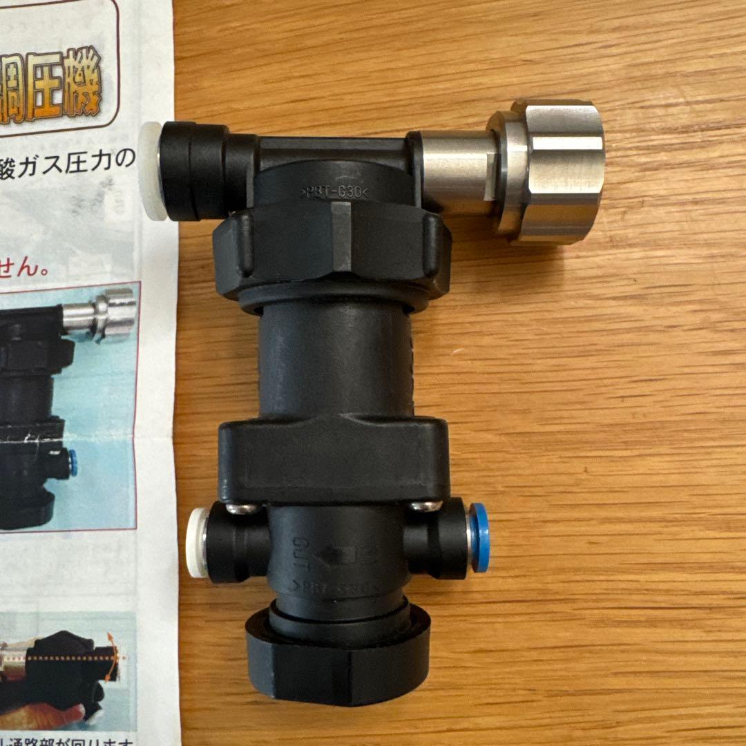 ビールサーバー 樽生ビール用炭酸ガス自動調圧機 - メルカリ