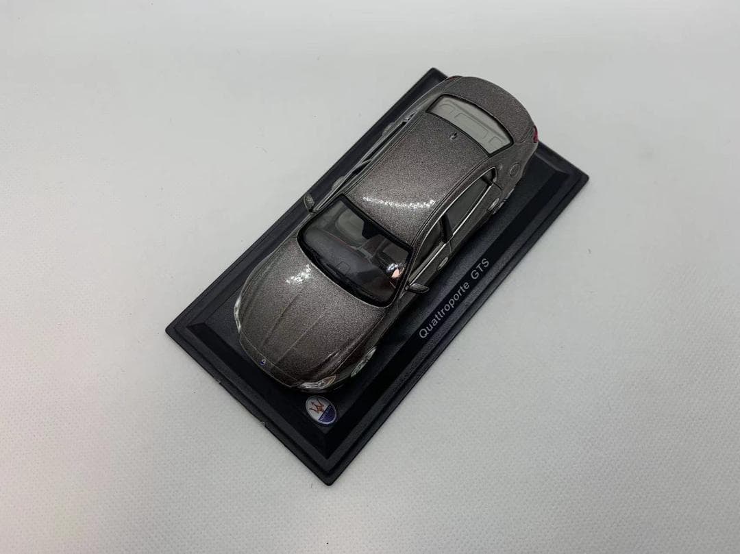 402-407 1/43 マセラティ Quattroporte GTS