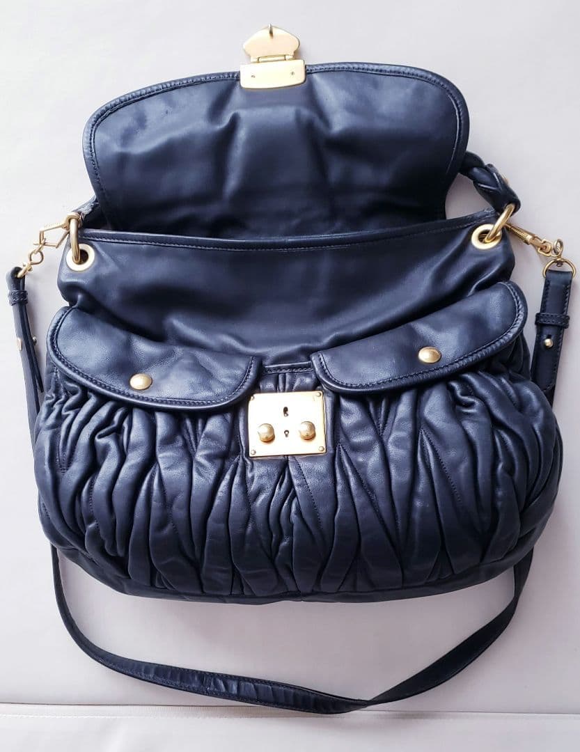 MIUMIU マテラッセ ブラック