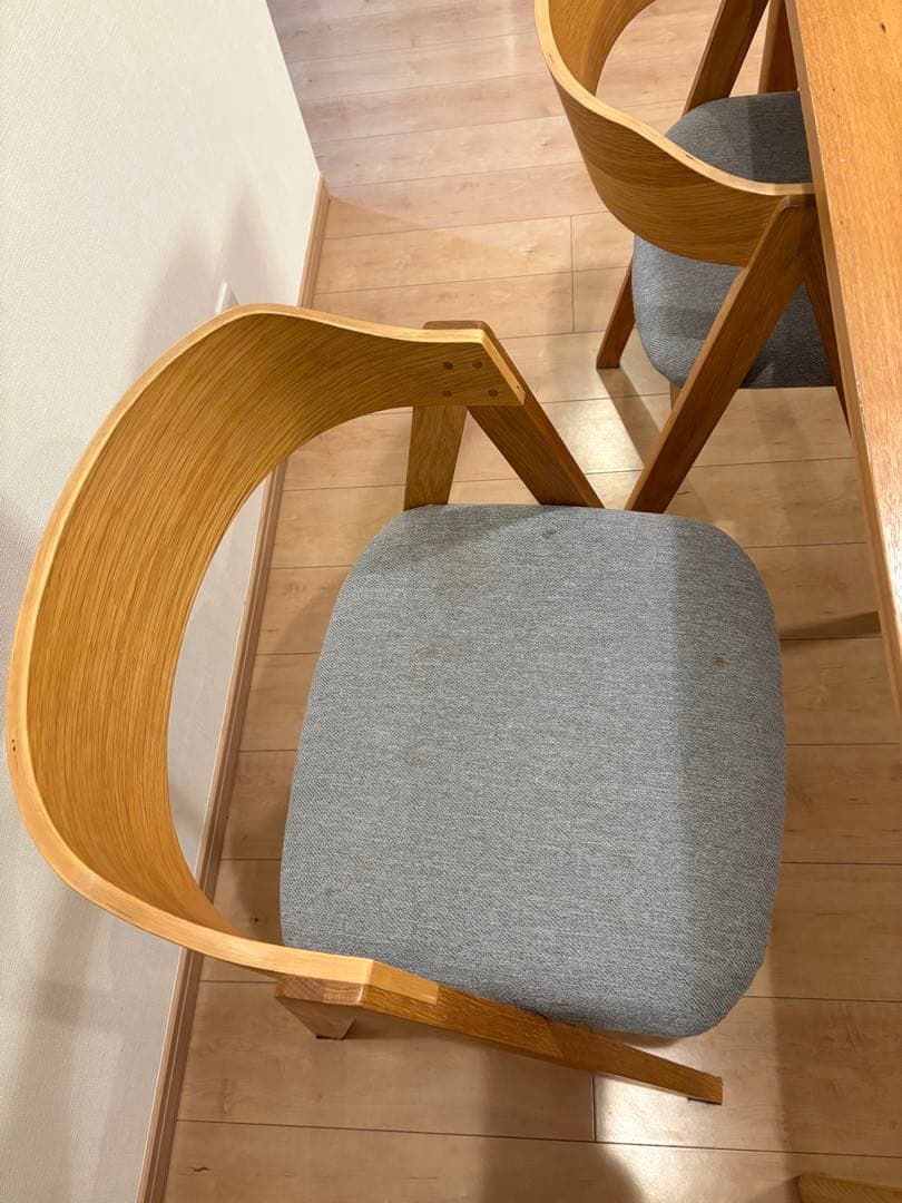 ak様値下げ　引取り可能な方。SIGNEダイニングテーブルチェア　４点セット