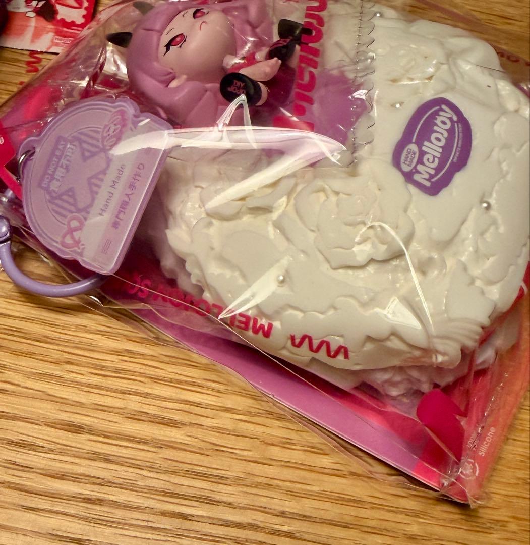 Mellojoy シークレット　メロジョイ　カップケーキか？