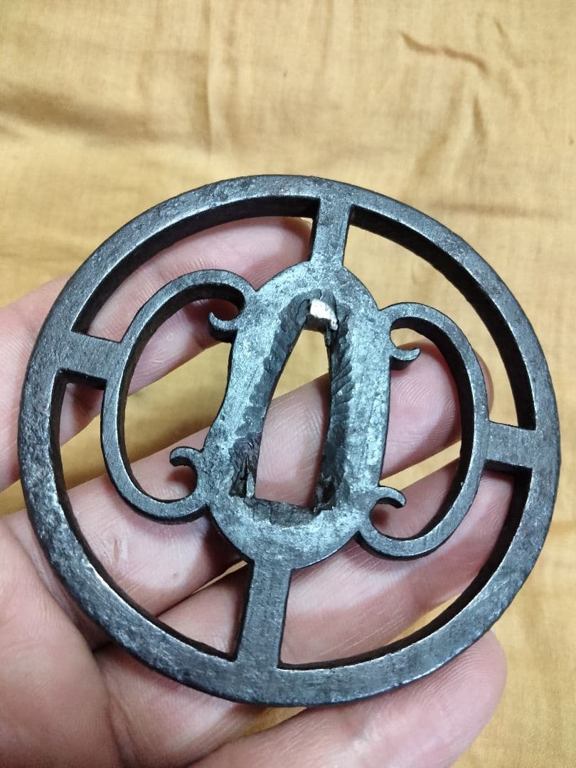 鉄鍔　鐔　(後代尾張　十字左右鐶透)　江戸時代　隠れキリシタン　認定書と箱付き