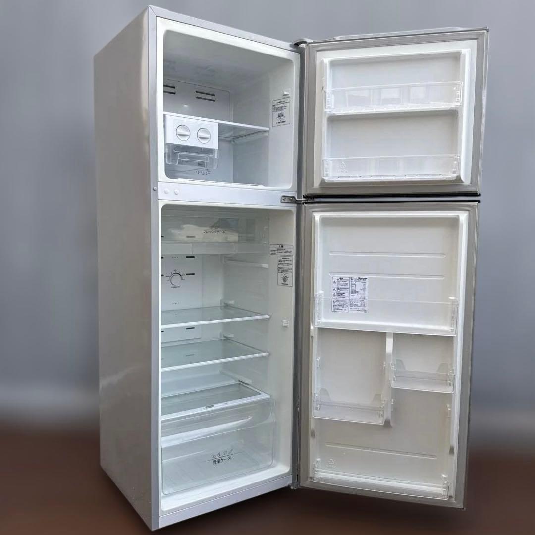 送料込 Hisense 冷蔵庫 227L スリム大容量 鏡面 省エネタイプ