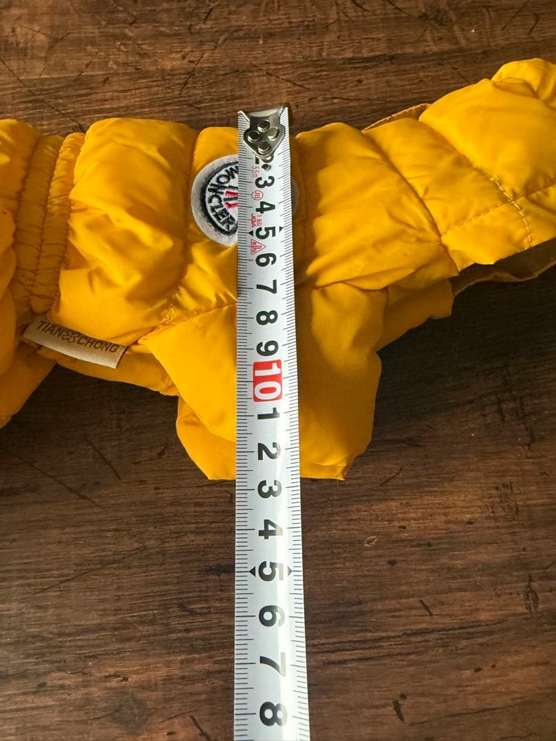 Xmas SALE 注目【美品】MONCLER 犬服 フード付き黄色 小型犬用