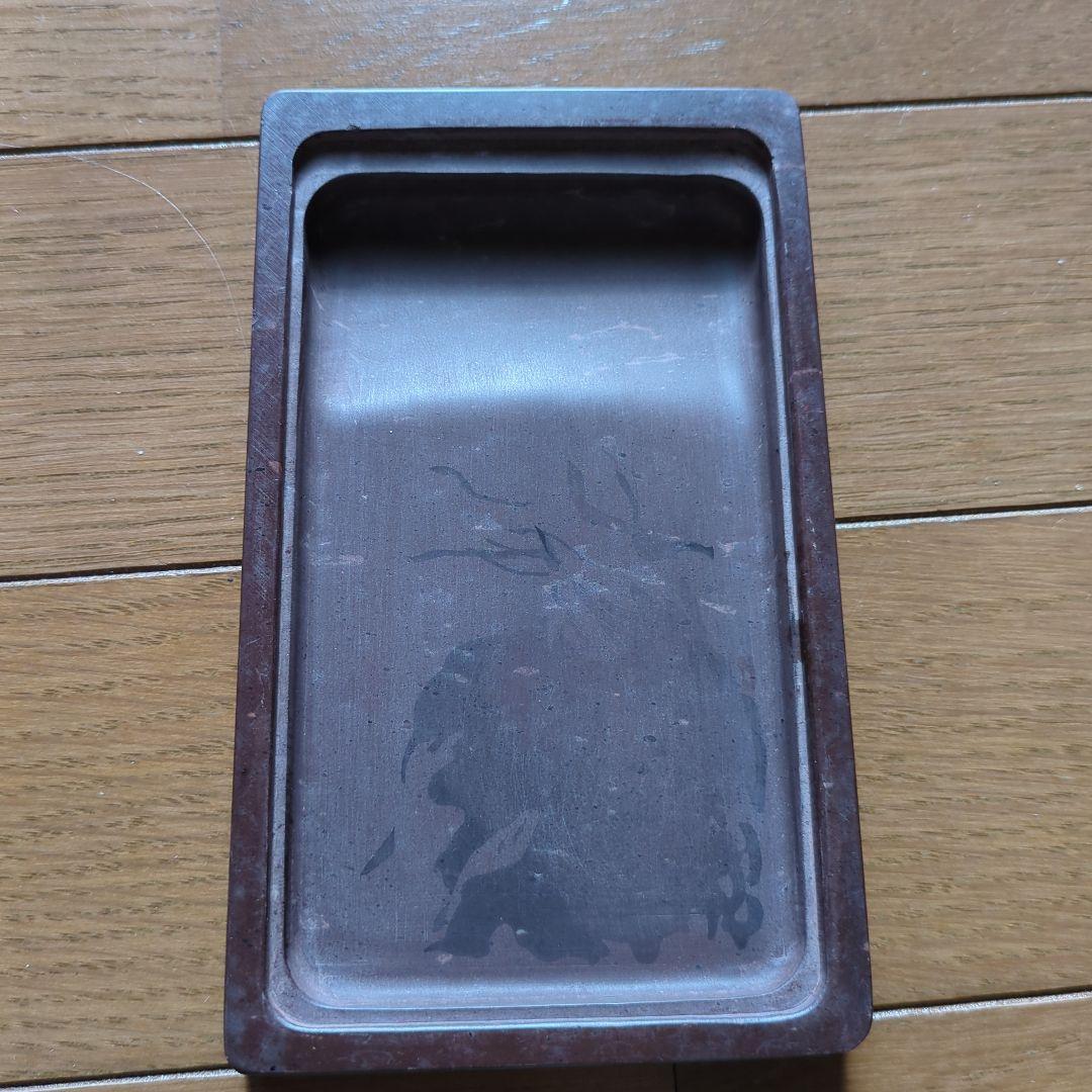 ドラゴン彫刻の石製硯箱
