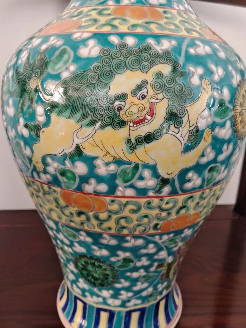 中国古美術品 清康熙緑地着花獅子紋魚尾瓶 工芸品 置物