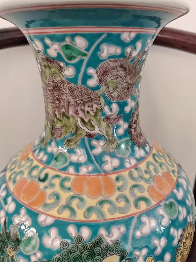 中国古美術品 清康熙緑地着花獅子紋魚尾瓶 工芸品 置物