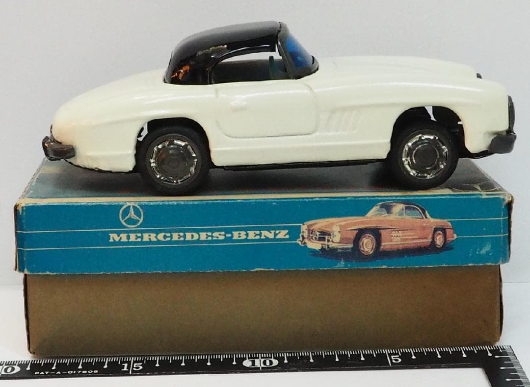 旭玩具【メルセデス ベンツ300SLロードスター白】ブリキtin car【箱付】
