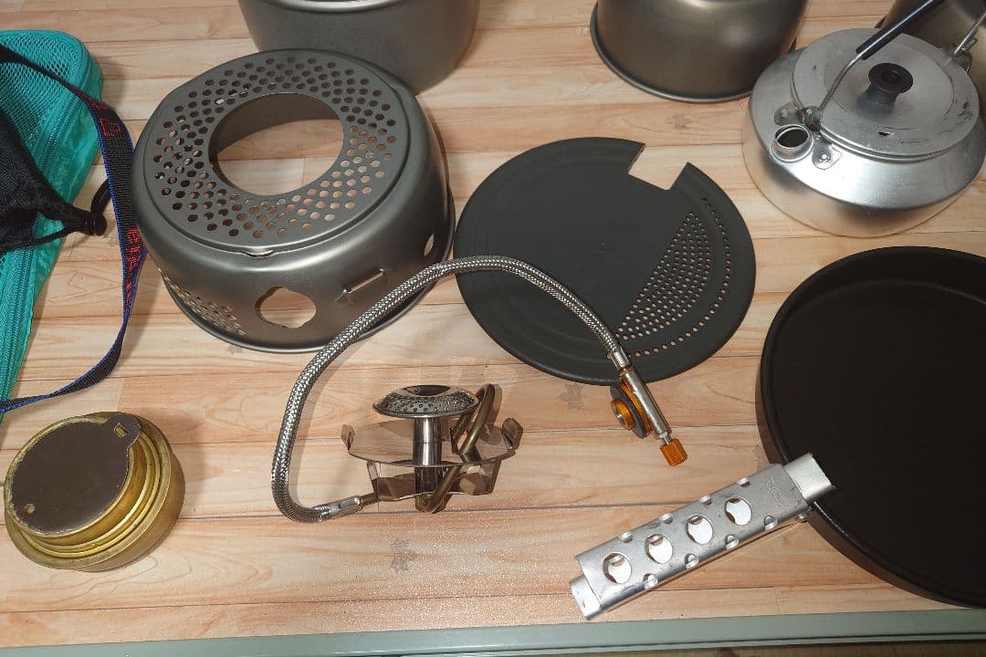 Trangia クッカーセットガス使用可能バーナーとケトルと燃料ボトル付