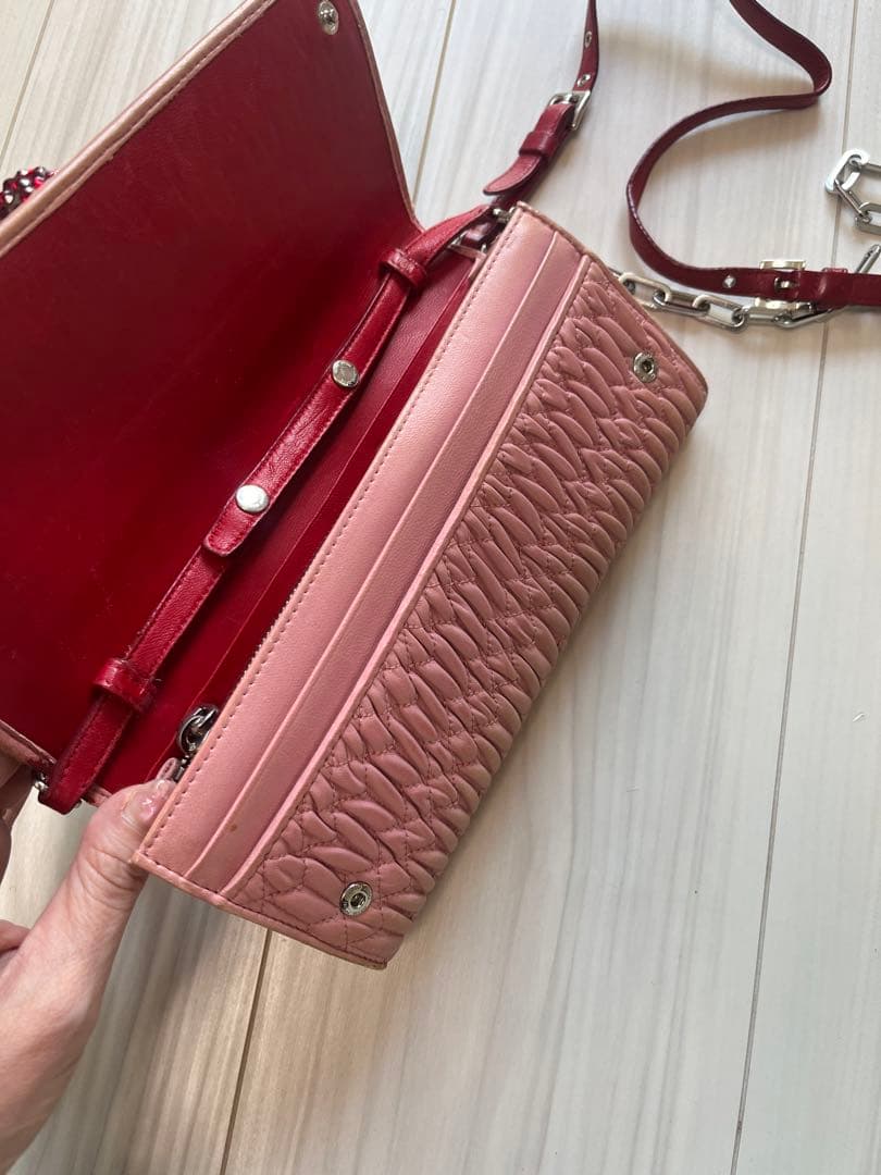 miumiu ピンク ショルダーウォレット