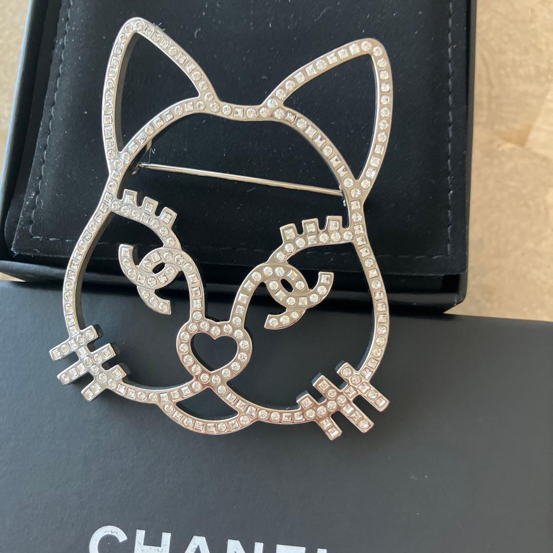 シャネル ブローチ シュペット猫 - メルカリ