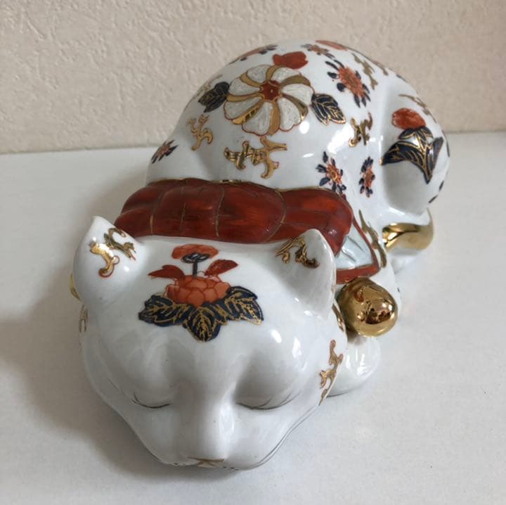 伊万里焼眠り猫