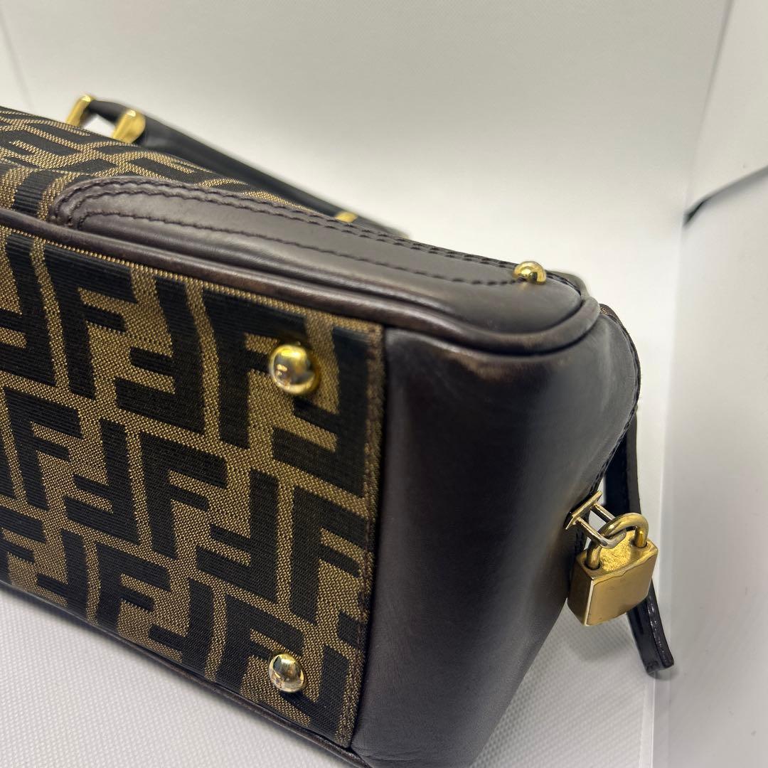 FENDI フェンディ　バッグ　ズッカ　ブラウン