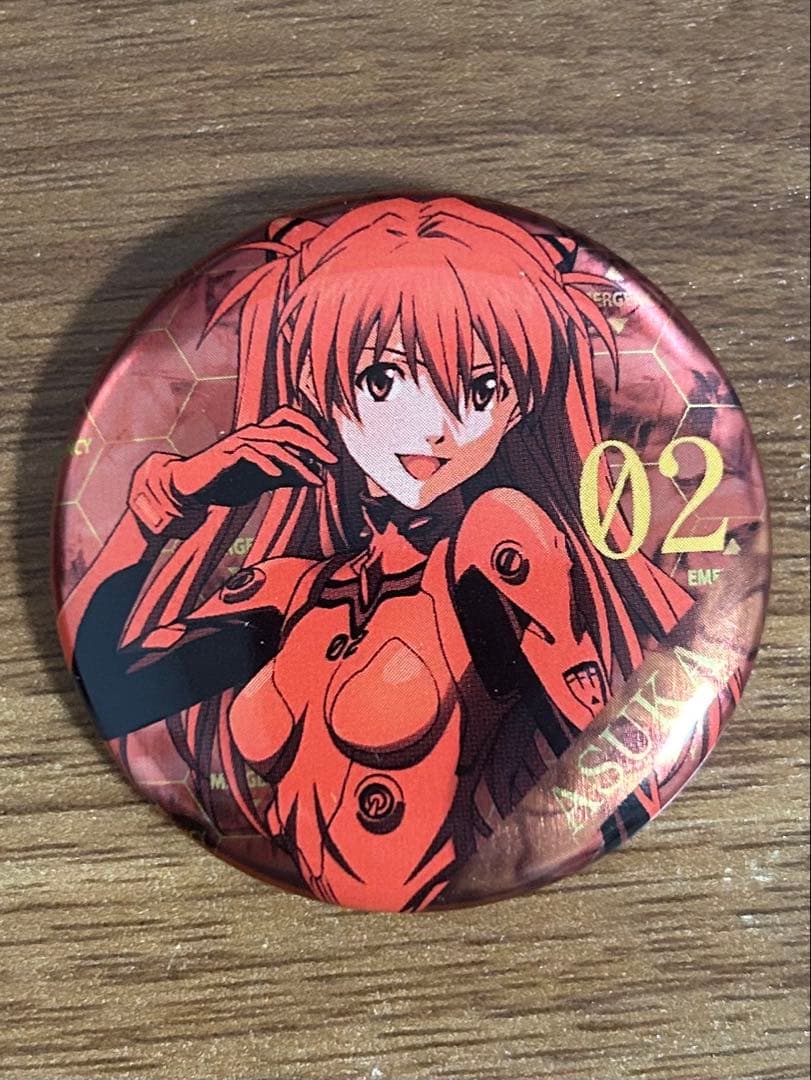 エヴァンゲリオン アスカ メタリック セブンイレブン 缶バッジ - メルカリ