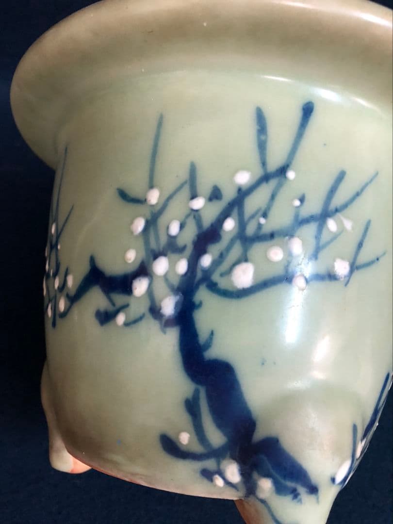 小 陶器製 尾張焼 瀬戸焼 青磁 染付 梅図 3本足 蘭