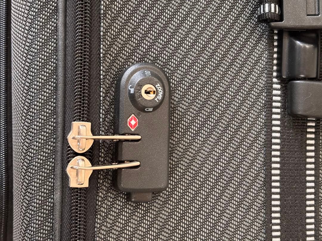 大幅値引】シフレ escape大容量 138キャリーケース TSAロック付き