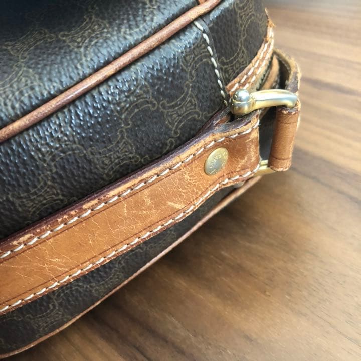 セリーヌ ショルダーバッグ　クロスボディ