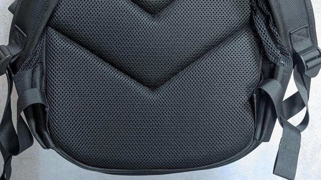 JML バイオリンケース　シェル構造バックパック型　カーボンブラックカラー