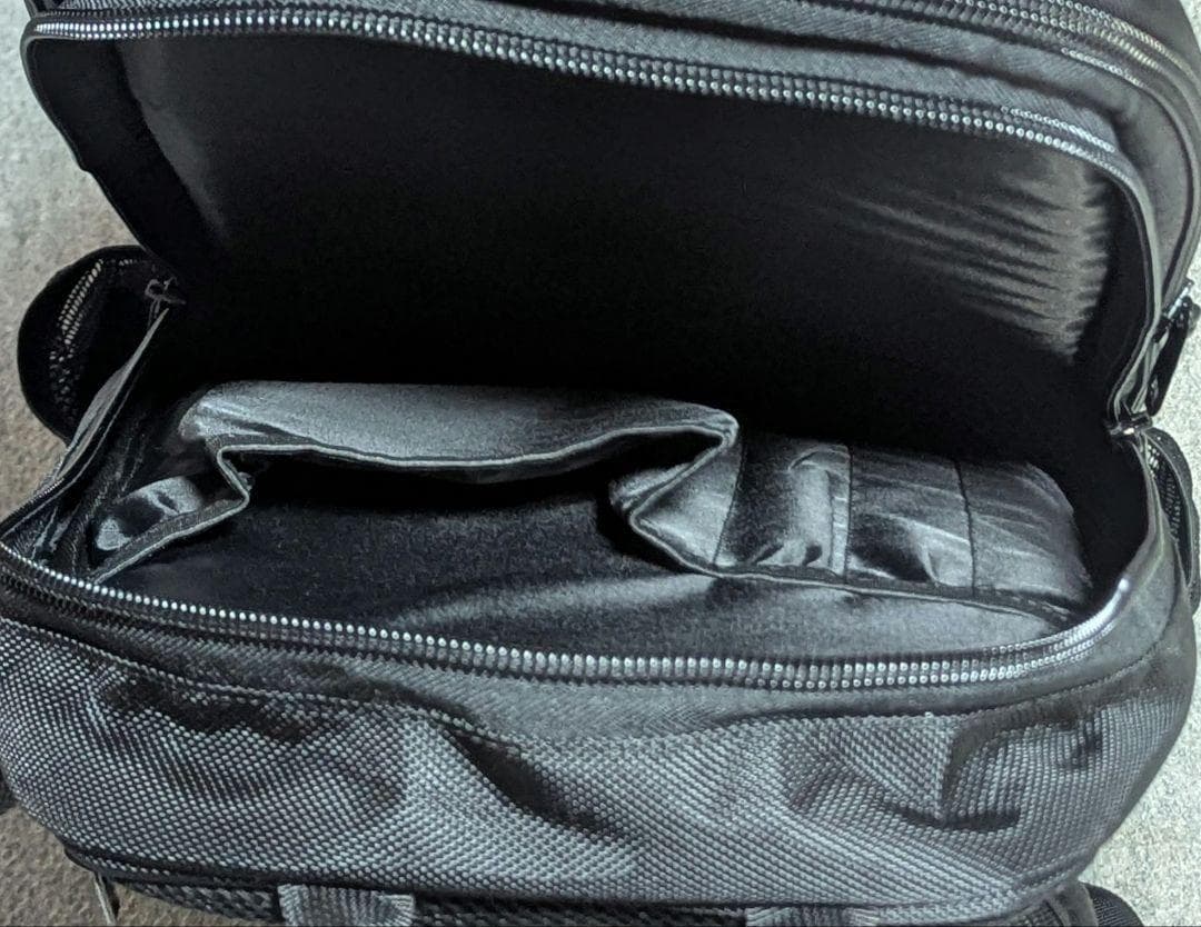 JML バイオリンケース　シェル構造バックパック型　カーボンブラックカラー