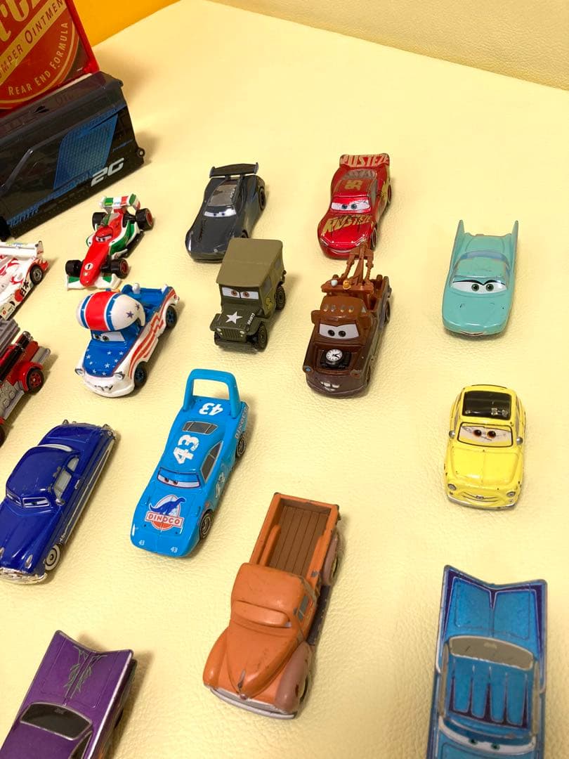 トミカ　カーズ ミニカーセット 35台