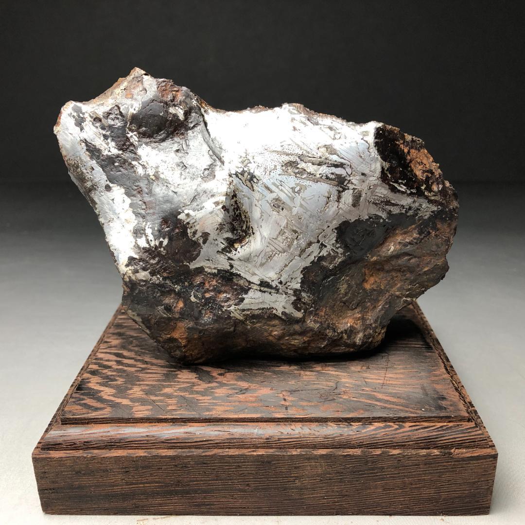 アルタイ隕石 隕石 鉄隕石 ナチュラル 原石 重さ約1211g