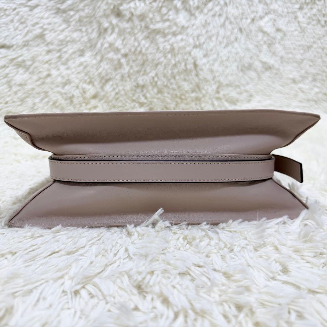 現行 フルラ ヌヴォラ ショルダーバッグ アーチロゴ　レザー ピンクベージュ