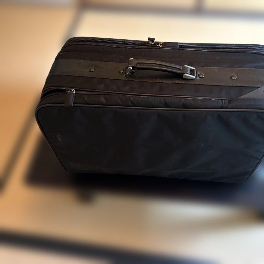 PRADAキャリーバックV142黒ナイロン旅行。サクランボさん専用商品