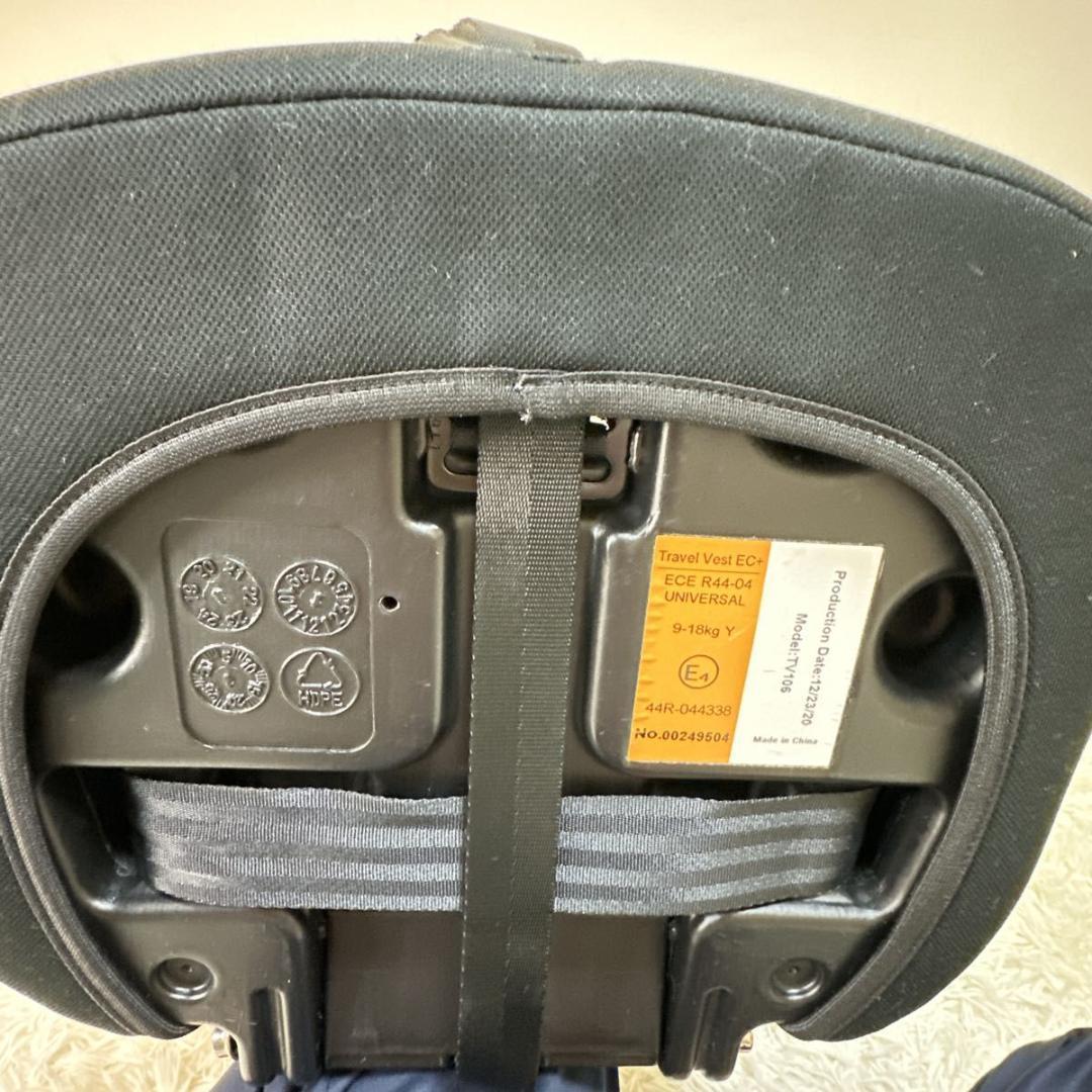 美品・日本育児トラベルベストECプラス チャイルドシート シートベルト専用超軽量