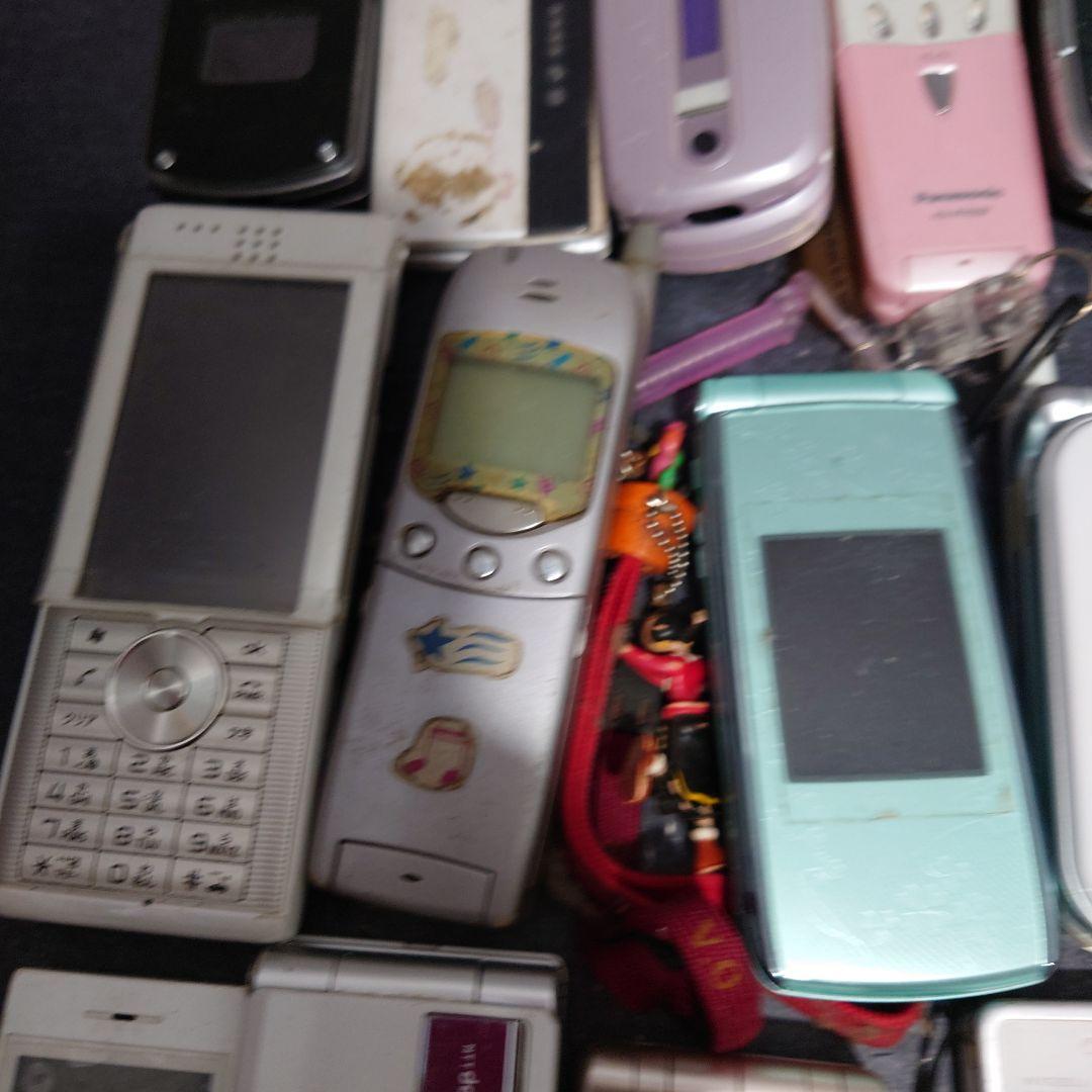 ①ジャンク ガラケー 現状渡し 部品取り 22個 まとめ