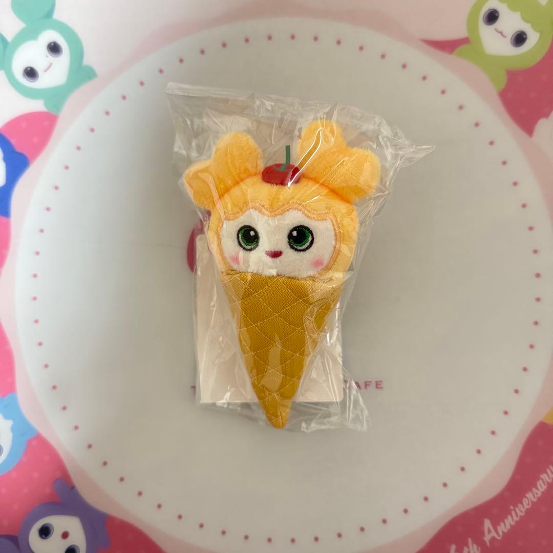 TWICE ミナ MINA アイスぬいぐるみバッチ ミブリー ラブリー