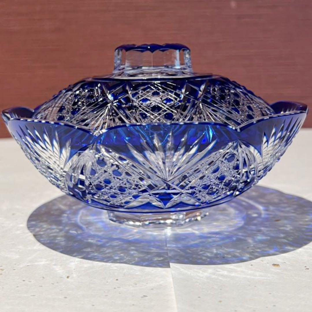 中古 薩摩切子 藍被硝子 菱宝切子 蓋付鉢15cm カメイガラス 未使用品