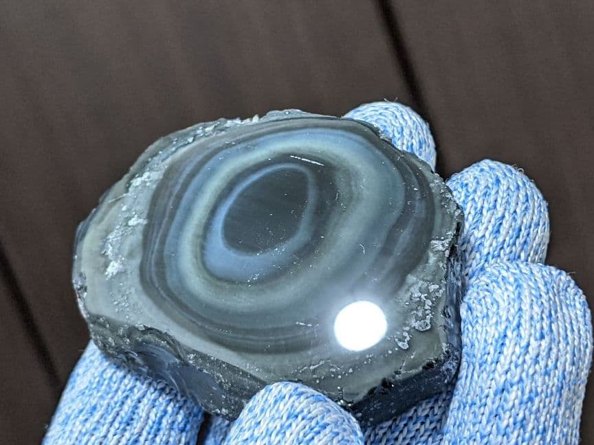 原石】十勝石玲瓏 北海道産レインボーオブシディアン 十勝石 玲瓏石