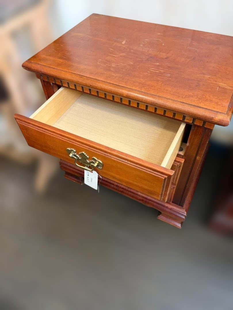 USA製 アンティーク 木製 ナイトキャビネット サイドテーブル 3段チェスト