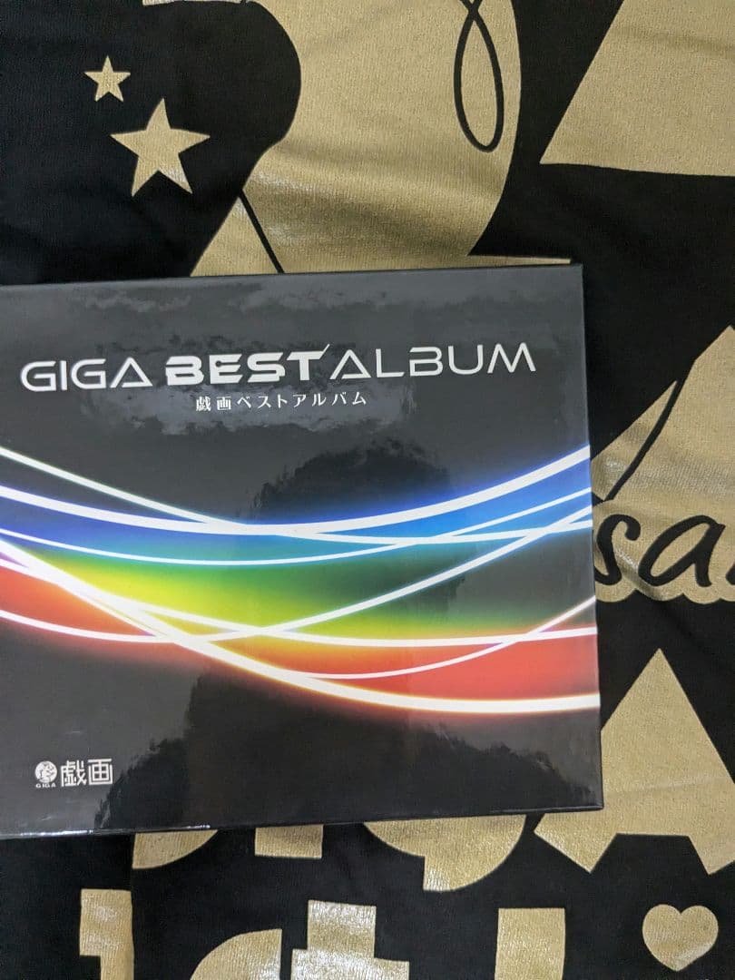 GIGA BEST ALBUM 3枚組CDセットとTシャツ