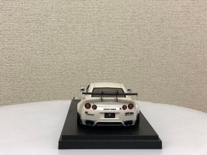 ミニカー Liberty Walk GTR-R35  EILODON