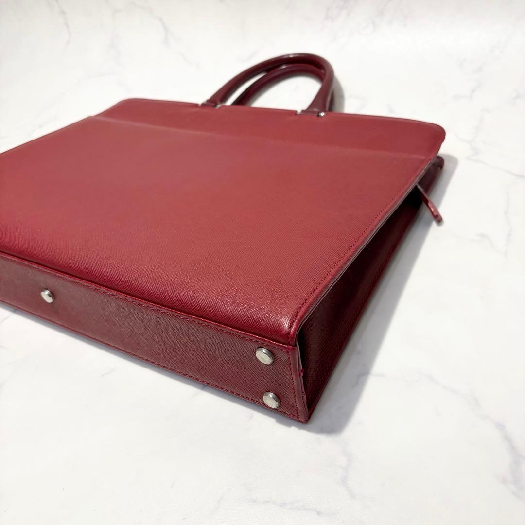 【美品】BURBERRY バーバリー　ブリーフケース　希少品　赤　レザー