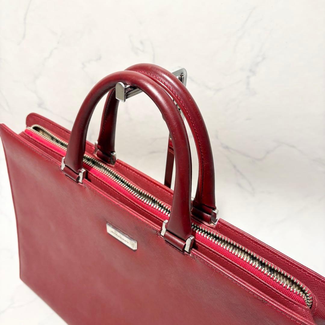 【美品】BURBERRY バーバリー　ブリーフケース　希少品　赤　レザー