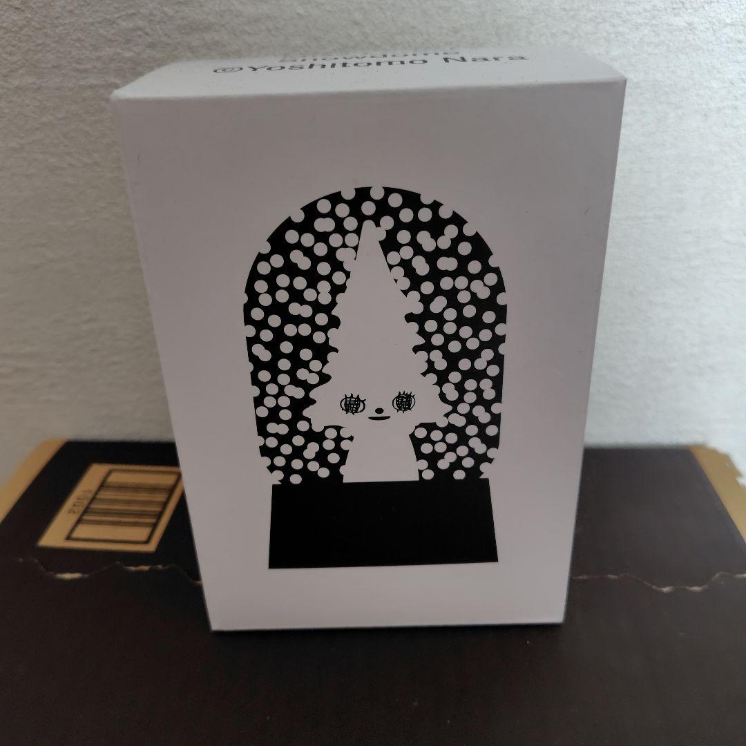 奈良美智「森の子スノードーム」 Amazon.co.jp: 「奈良美智」スノードーム 森の子 青森県立美術館 Nara