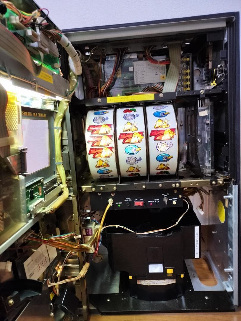 パチスロ実機】平和☆主役は銭形【フルオートプレイ機能付コイン不要機