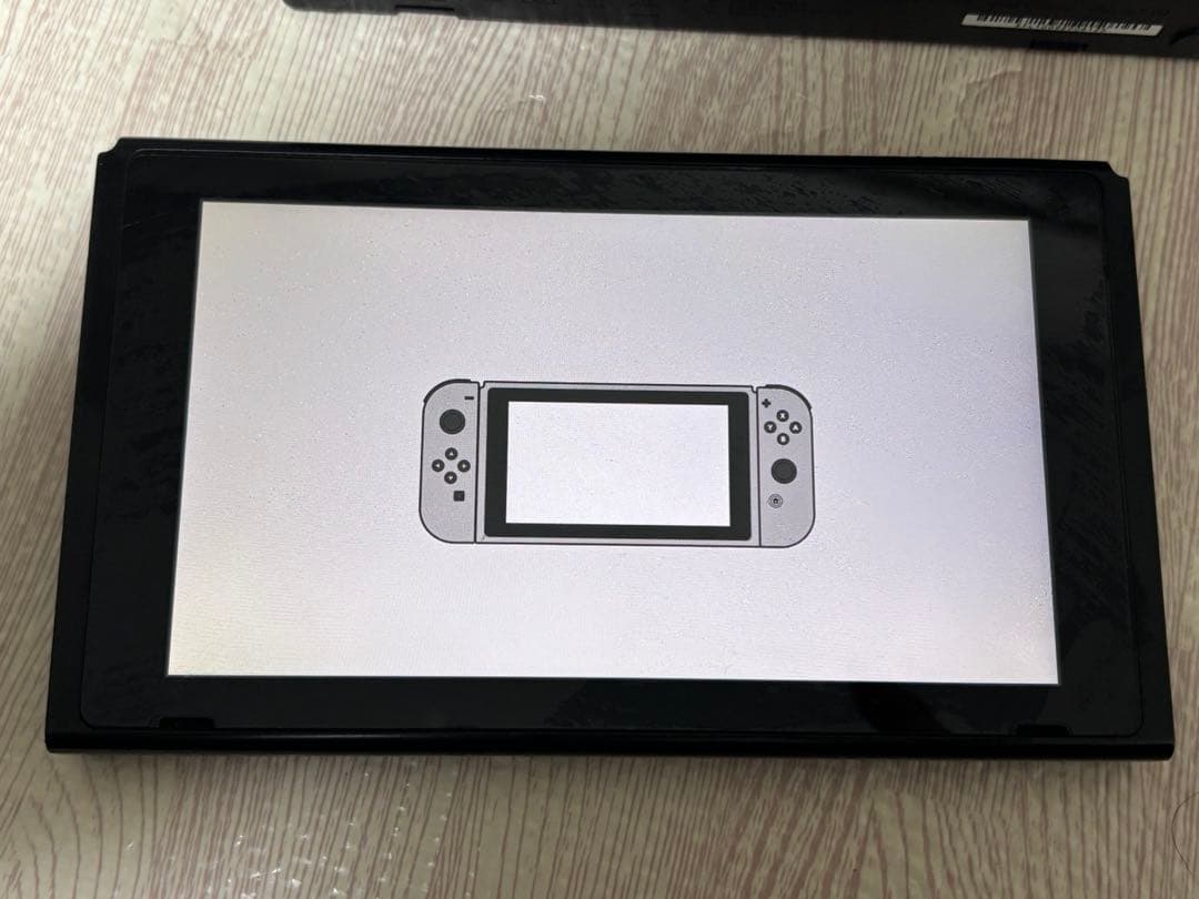 Nintendo Switch本体（Joy-Conストラップ不足）