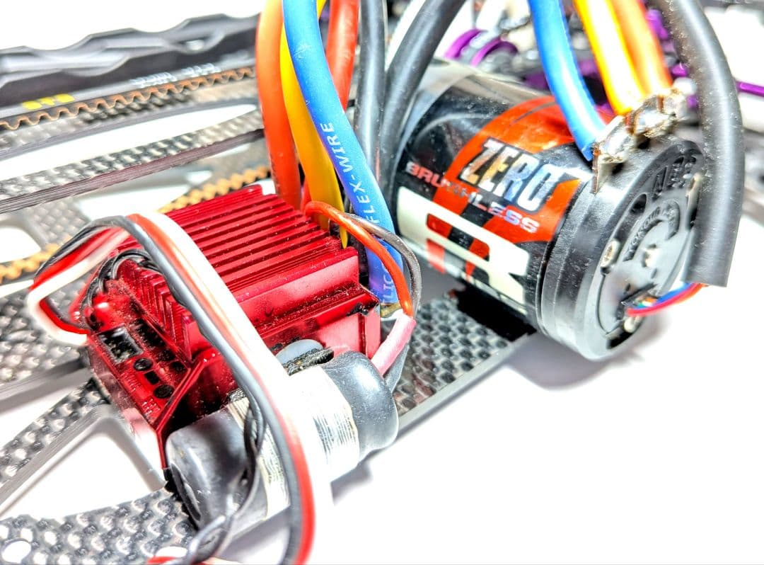 HPI cyclone TCX 未走行 シャーシ 希少