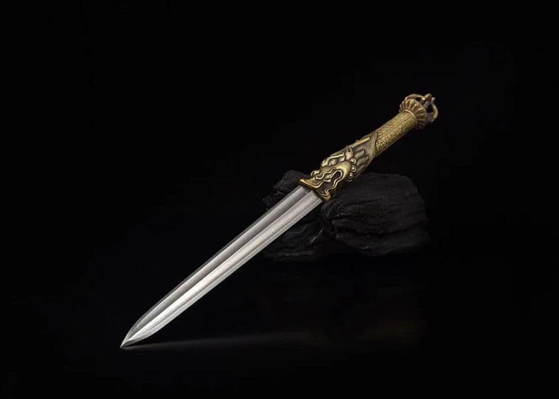 ドラゴンの刃  古兵器 武具 刀装具 日本刀 模造刀 居合刀  ダイヤモンドきね