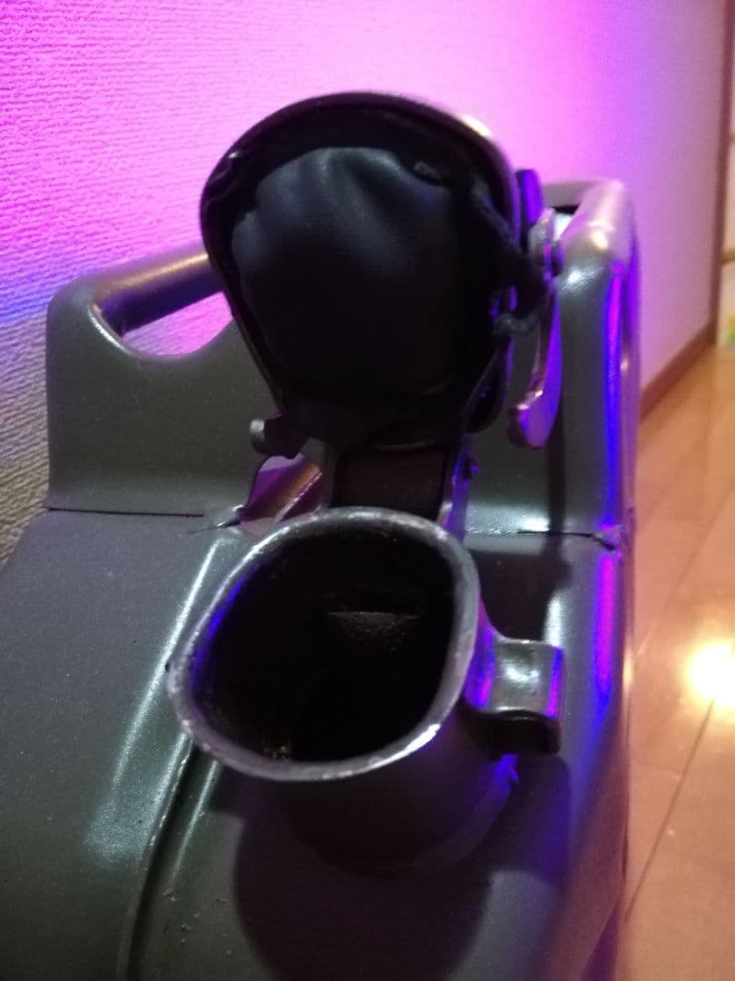 ミリタリー　灯油20リットル缶