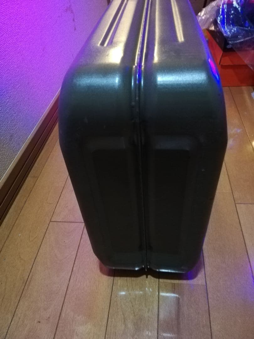 ミリタリー　灯油20リットル缶