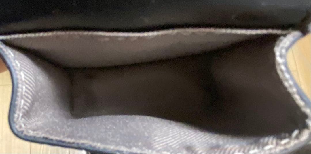 イアパピヨネ　レザー　ミニショルダー　ホース モチーフ　馬　ブラック　チャーム付