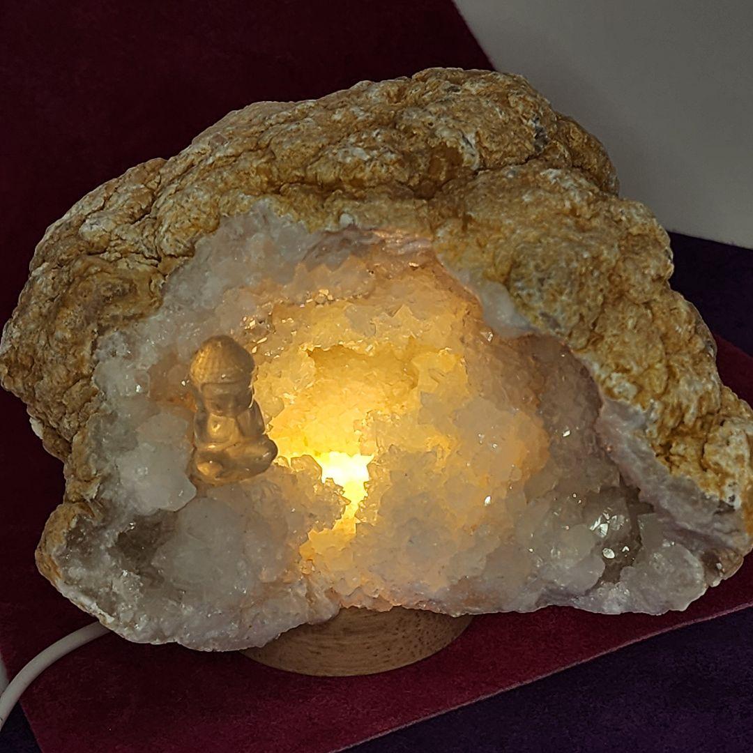 水晶ジオード ミニ大仏様付 ライト付